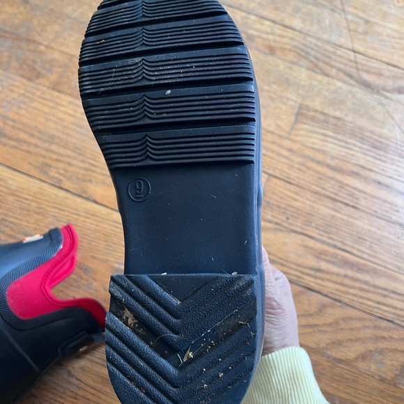 Hunter Red and Blue Winter Rain Boots Slip-On Design - Picture 6 of 6